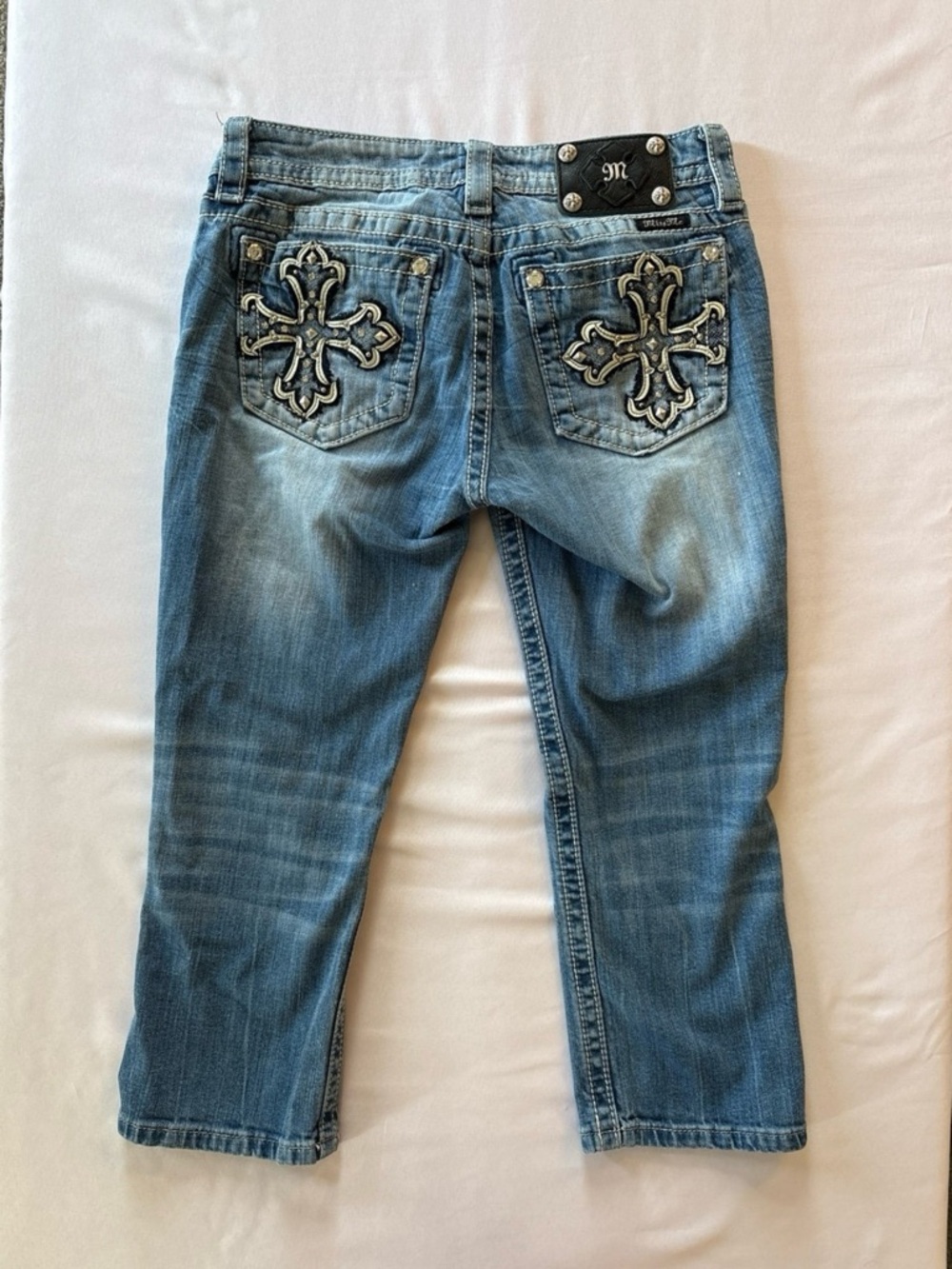 Miss Me Light Blue Embroidered Pocket Capri Jeans